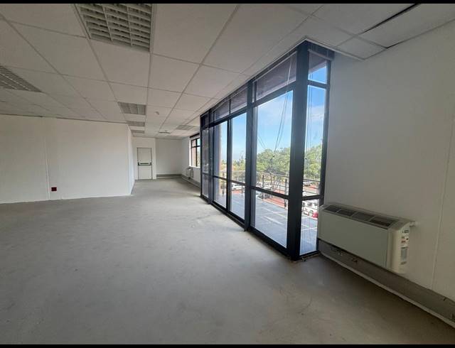 400M² OFFICE TO LET IN PLATTEKLOOF 3